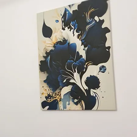 Cosy Gateway In Tirana